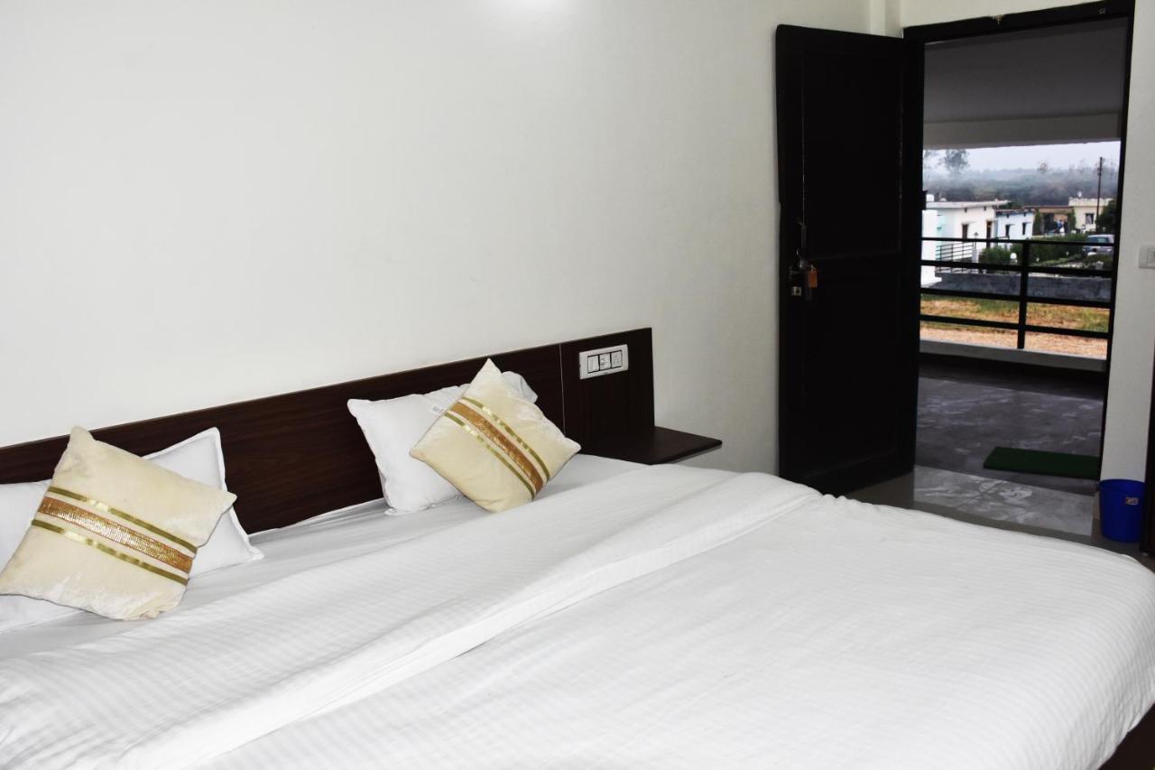 Corbett Bhavesh Home Stay Jhirna Ngoại thất bức ảnh